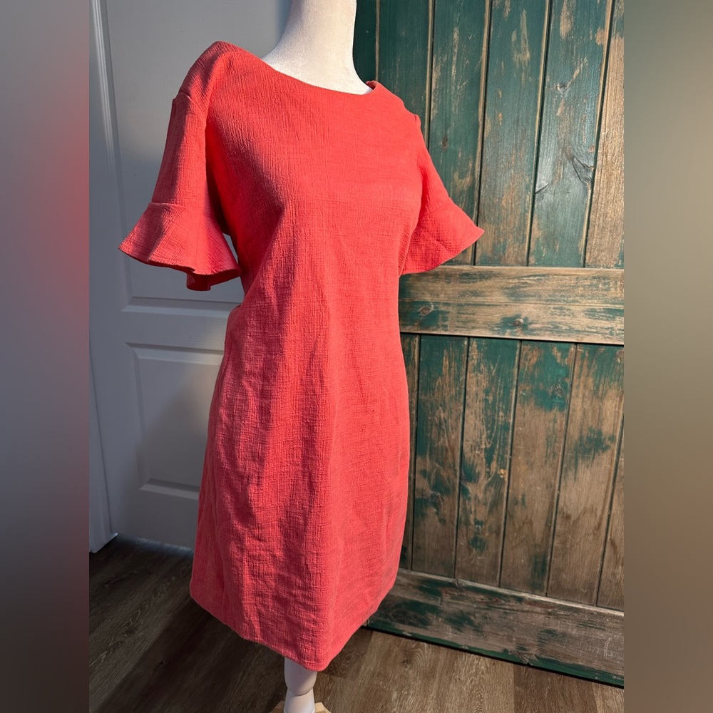 Tahari Dress Women size 6 sheath coral
Flutter bell Sleeve Stretch Back
Zip - Picture 12 of 13